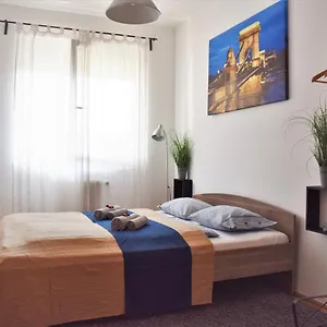  Apartament Cosy In Downtown With Free Garage Parking